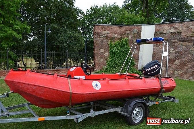 Zdjęcie w galerii na portalu naszraciborz.pl: Raciborski WOPR świętował 50-lecie na Zamku Piastowskim. Starosta dał odznakę, prezydent samochód wiadomości z regionu