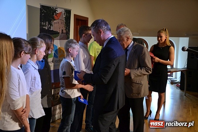 Zdjęcie w galerii na portalu naszraciborz.pl: Raciborski WOPR świętował 50-lecie na Zamku Piastowskim. Starosta dał odznakę, prezydent samochód wiadomości z regionu