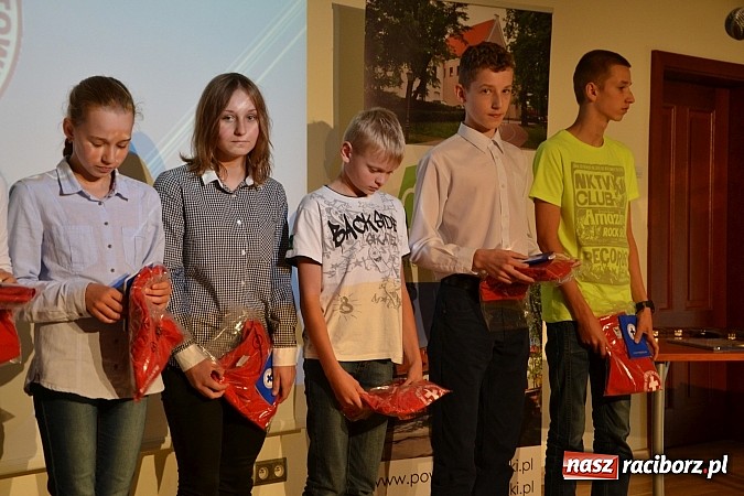 Zdjęcie w galerii na portalu naszraciborz.pl: Raciborski WOPR świętował 50-lecie na Zamku Piastowskim. Starosta dał odznakę, prezydent samochód wiadomości z regionu