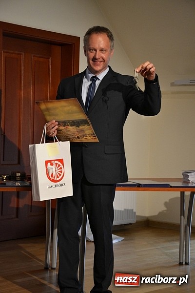 Zdjęcie w galerii na portalu naszraciborz.pl: Raciborski WOPR świętował 50-lecie na Zamku Piastowskim. Starosta dał odznakę, prezydent samochód wiadomości z regionu