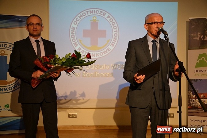 Zdjęcie w galerii na portalu naszraciborz.pl: Raciborski WOPR świętował 50-lecie na Zamku Piastowskim. Starosta dał odznakę, prezydent samochód wiadomości z regionu