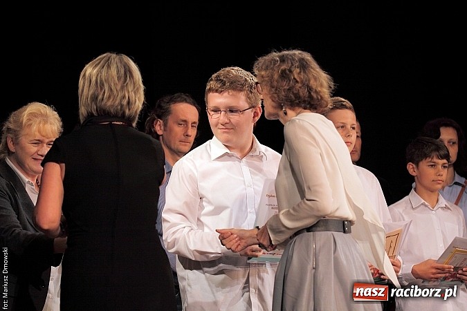 Zdjęcie w galerii na portalu naszraciborz.pl: Gala najlepszych z najlepszych SP 18 wiadomości z regionu