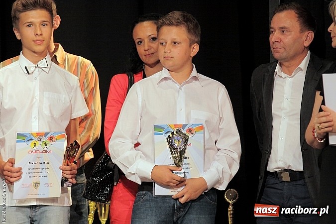 Zdjęcie w galerii na portalu naszraciborz.pl: Gala najlepszych z najlepszych SP 18 wiadomości z regionu