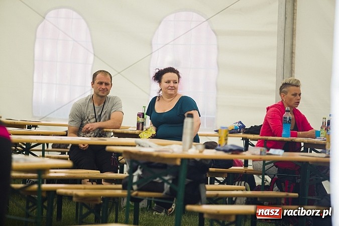 Zdjęcie w galerii na portalu naszraciborz.pl: Nędza tańcem bogata - folklor na Leśnej Polanie wiadomości z regionu
