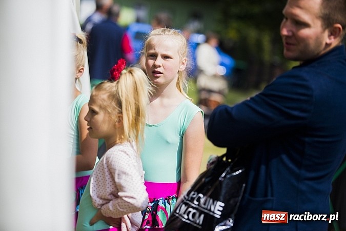 Zdjęcie w galerii na portalu naszraciborz.pl: Nędza tańcem bogata - folklor na Leśnej Polanie wiadomości z regionu