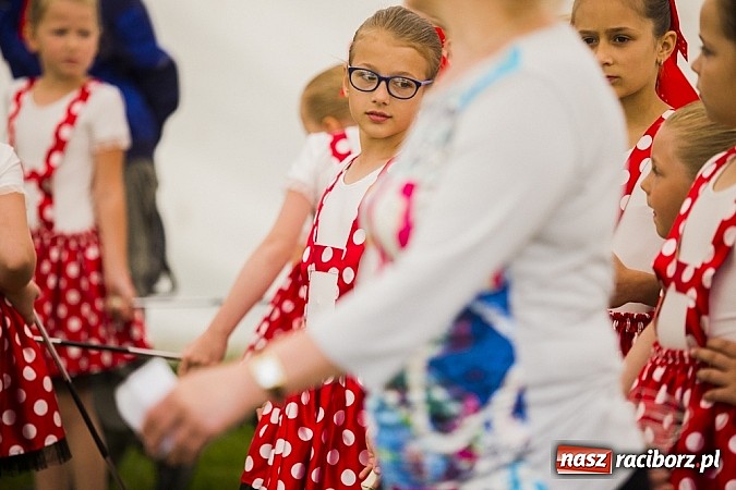 Zdjęcie w galerii na portalu naszraciborz.pl: Nędza tańcem bogata - folklor na Leśnej Polanie wiadomości z regionu