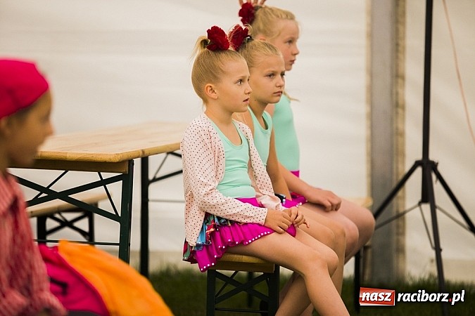 Zdjęcie w galerii na portalu naszraciborz.pl: Nędza tańcem bogata - folklor na Leśnej Polanie wiadomości z regionu