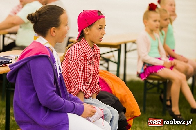 Zdjęcie w galerii na portalu naszraciborz.pl: Nędza tańcem bogata - folklor na Leśnej Polanie wiadomości z regionu