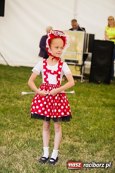 Zdjęcie w galerii na portalu naszraciborz.pl: Nędza tańcem bogata - folklor na Leśnej Polanie wiadomości z regionu