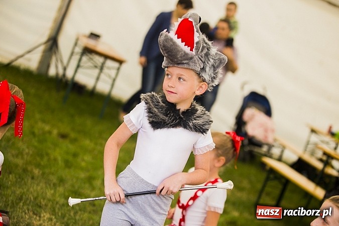 Zdjęcie w galerii na portalu naszraciborz.pl: Nędza tańcem bogata - folklor na Leśnej Polanie wiadomości z regionu