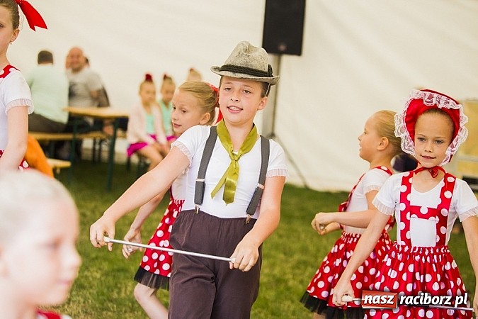 Zdjęcie w galerii na portalu naszraciborz.pl: Nędza tańcem bogata - folklor na Leśnej Polanie wiadomości z regionu