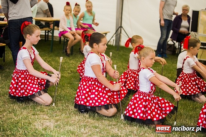Zdjęcie w galerii na portalu naszraciborz.pl: Nędza tańcem bogata - folklor na Leśnej Polanie wiadomości z regionu