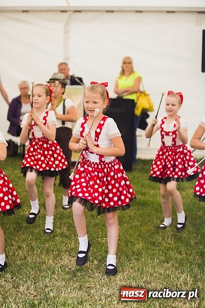 Zdjęcie w galerii na portalu naszraciborz.pl: Nędza tańcem bogata - folklor na Leśnej Polanie wiadomości z regionu