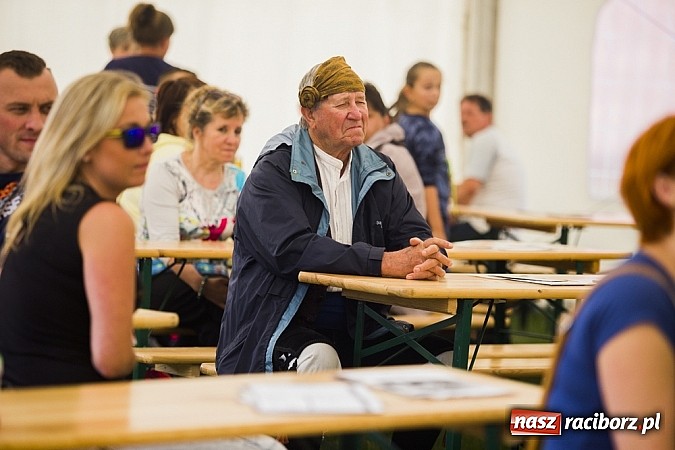 Zdjęcie w galerii na portalu naszraciborz.pl: Nędza tańcem bogata - folklor na Leśnej Polanie wiadomości z regionu