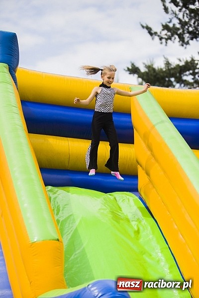 Zdjęcie w galerii na portalu naszraciborz.pl: Nędza tańcem bogata - folklor na Leśnej Polanie wiadomości z regionu