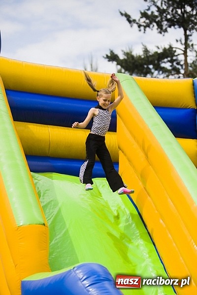 Zdjęcie w galerii na portalu naszraciborz.pl: Nędza tańcem bogata - folklor na Leśnej Polanie wiadomości z regionu