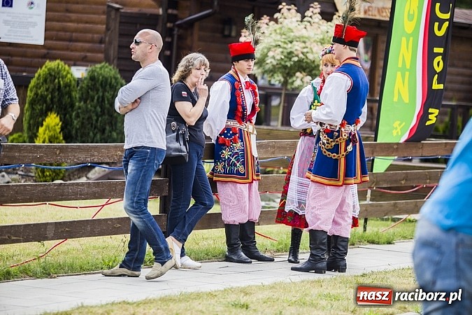 Zdjęcie w galerii na portalu naszraciborz.pl: Nędza tańcem bogata - folklor na Leśnej Polanie wiadomości z regionu