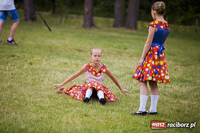 Zdjęcie w galerii na portalu naszraciborz.pl: Nędza tańcem bogata - folklor na Leśnej Polanie wiadomości z regionu