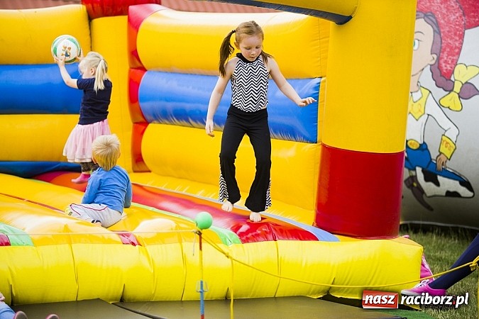 Zdjęcie w galerii na portalu naszraciborz.pl: Nędza tańcem bogata - folklor na Leśnej Polanie wiadomości z regionu
