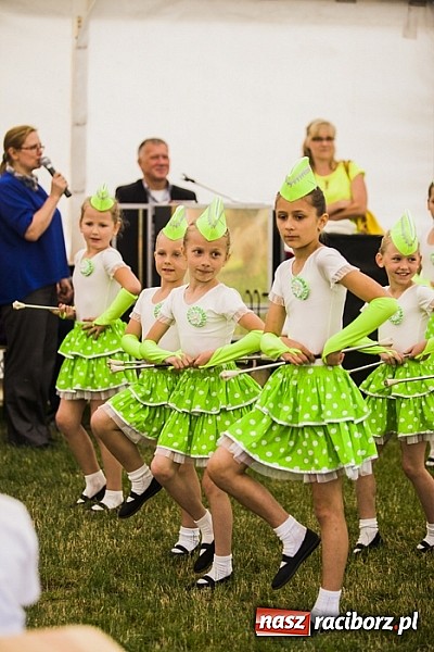 Zdjęcie w galerii na portalu naszraciborz.pl: Nędza tańcem bogata - folklor na Leśnej Polanie wiadomości z regionu