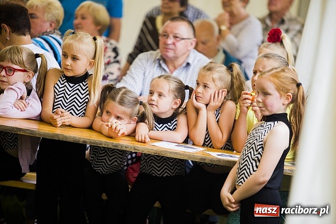 Zdjęcie w galerii na portalu naszraciborz.pl: Nędza tańcem bogata - folklor na Leśnej Polanie wiadomości z regionu