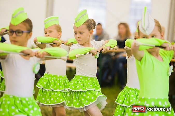 Zdjęcie w galerii na portalu naszraciborz.pl: Nędza tańcem bogata - folklor na Leśnej Polanie wiadomości z regionu