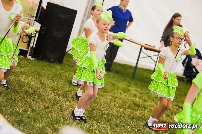 Zdjęcie w galerii na portalu naszraciborz.pl: Nędza tańcem bogata - folklor na Leśnej Polanie wiadomości z regionu