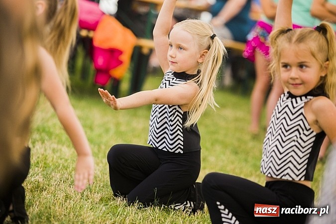 Zdjęcie w galerii na portalu naszraciborz.pl: Nędza tańcem bogata - folklor na Leśnej Polanie wiadomości z regionu