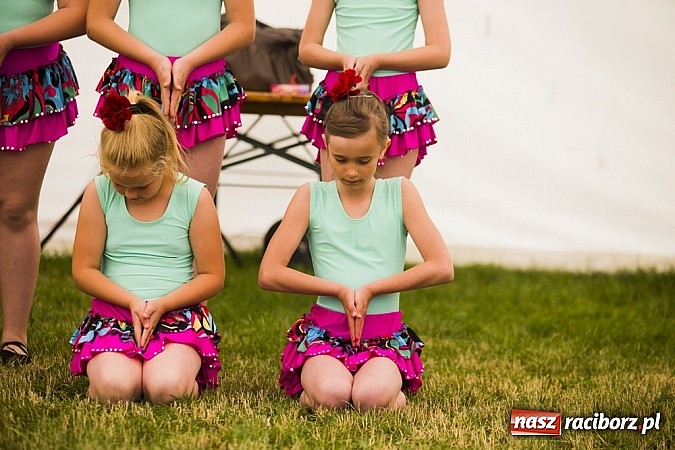 Zdjęcie w galerii na portalu naszraciborz.pl: Nędza tańcem bogata - folklor na Leśnej Polanie wiadomości z regionu