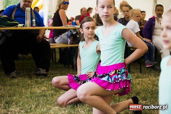 Zdjęcie w galerii na portalu naszraciborz.pl: Nędza tańcem bogata - folklor na Leśnej Polanie wiadomości z regionu