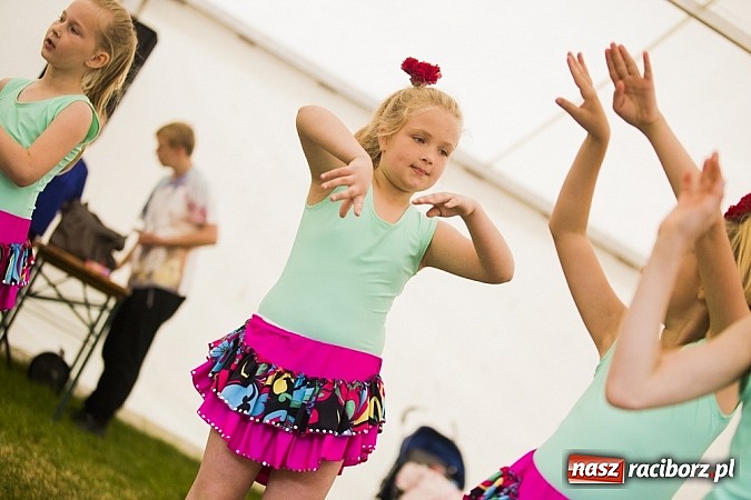 Zdjęcie w galerii na portalu naszraciborz.pl: Nędza tańcem bogata - folklor na Leśnej Polanie wiadomości z regionu