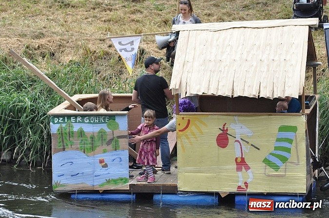 Zdjęcie w galerii na portalu naszraciborz.pl: Kanonada śląskich bractw, potem ulewa i wreszcie ruszyli  wiadomości z regionu