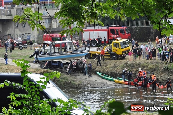 Zdjęcie w galerii na portalu naszraciborz.pl: Kanonada śląskich bractw, potem ulewa i wreszcie ruszyli  wiadomości z regionu