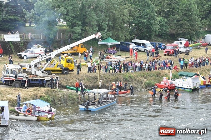Zdjęcie w galerii na portalu naszraciborz.pl: Kanonada śląskich bractw, potem ulewa i wreszcie ruszyli  wiadomości z regionu
