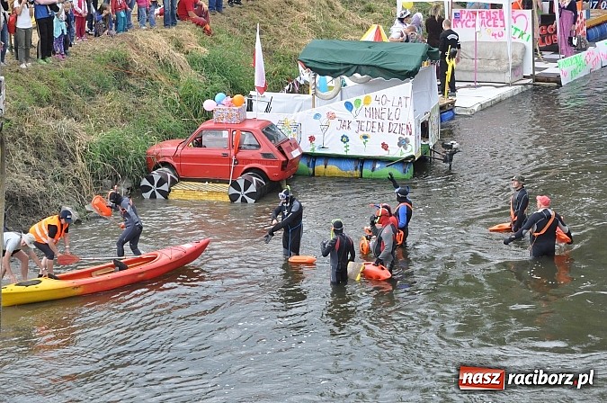 Zdjęcie w galerii na portalu naszraciborz.pl: Kanonada śląskich bractw, potem ulewa i wreszcie ruszyli  wiadomości z regionu