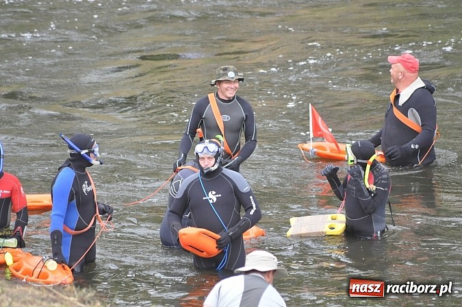 Zdjęcie w galerii na portalu naszraciborz.pl: Kanonada śląskich bractw, potem ulewa i wreszcie ruszyli  wiadomości z regionu