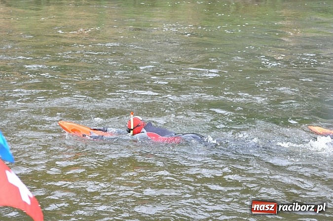 Zdjęcie w galerii na portalu naszraciborz.pl: Kanonada śląskich bractw, potem ulewa i wreszcie ruszyli  wiadomości z regionu