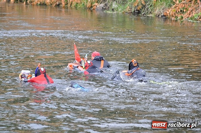 Zdjęcie w galerii na portalu naszraciborz.pl: Kanonada śląskich bractw, potem ulewa i wreszcie ruszyli  wiadomości z regionu