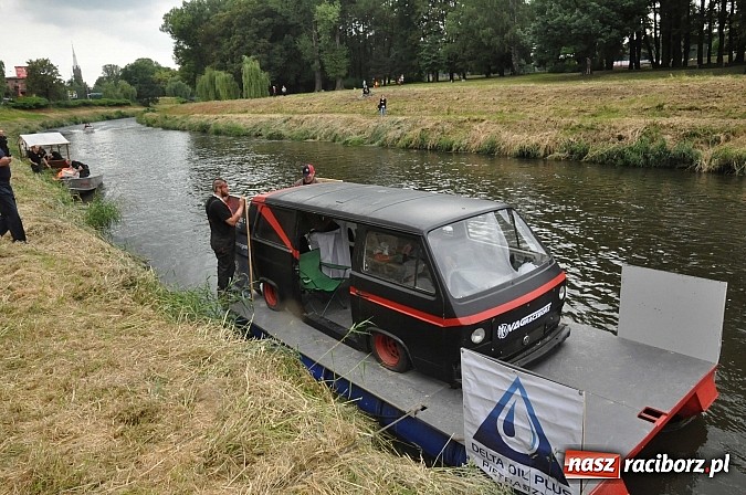 Zdjęcie w galerii na portalu naszraciborz.pl: Kanonada śląskich bractw, potem ulewa i wreszcie ruszyli  wiadomości z regionu