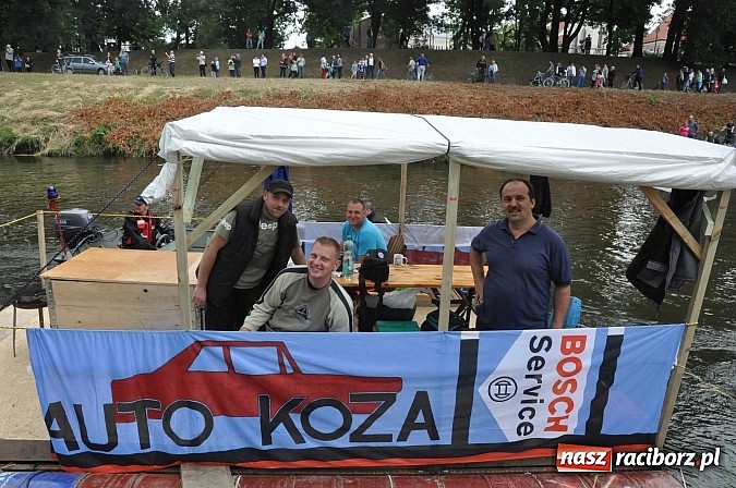 Zdjęcie w galerii na portalu naszraciborz.pl: Kanonada śląskich bractw, potem ulewa i wreszcie ruszyli  wiadomości z regionu