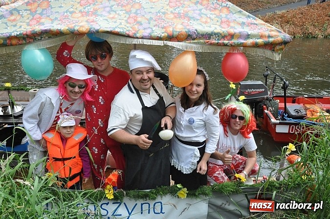 Zdjęcie w galerii na portalu naszraciborz.pl: Kanonada śląskich bractw, potem ulewa i wreszcie ruszyli  wiadomości z regionu