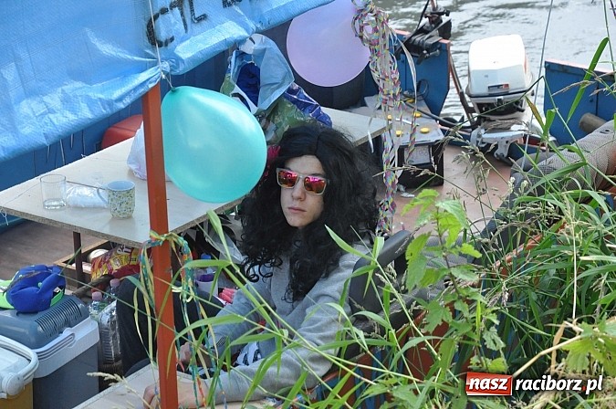 Zdjęcie w galerii na portalu naszraciborz.pl: Kanonada śląskich bractw, potem ulewa i wreszcie ruszyli  wiadomości z regionu