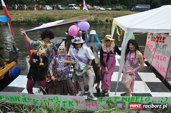 Zdjęcie w galerii na portalu naszraciborz.pl: Kanonada śląskich bractw, potem ulewa i wreszcie ruszyli  wiadomości z regionu