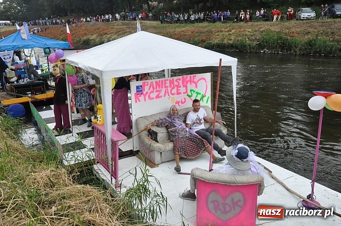 Zdjęcie w galerii na portalu naszraciborz.pl: Kanonada śląskich bractw, potem ulewa i wreszcie ruszyli  wiadomości z regionu