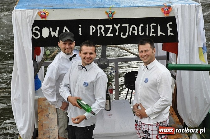 Zdjęcie w galerii na portalu naszraciborz.pl: Kanonada śląskich bractw, potem ulewa i wreszcie ruszyli  wiadomości z regionu