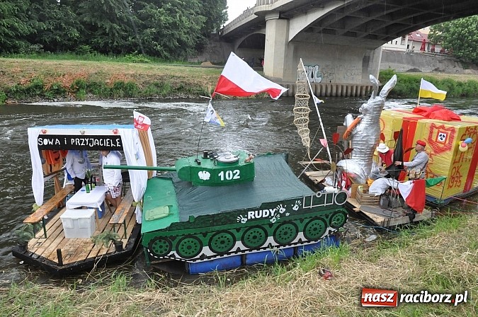 Zdjęcie w galerii na portalu naszraciborz.pl: Kanonada śląskich bractw, potem ulewa i wreszcie ruszyli  wiadomości z regionu