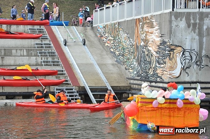 Zdjęcie w galerii na portalu naszraciborz.pl: Kanonada śląskich bractw, potem ulewa i wreszcie ruszyli  wiadomości z regionu