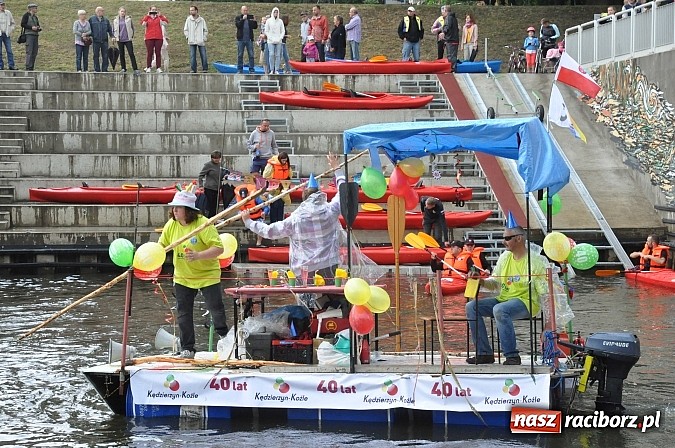Zdjęcie w galerii na portalu naszraciborz.pl: Kanonada śląskich bractw, potem ulewa i wreszcie ruszyli  wiadomości z regionu