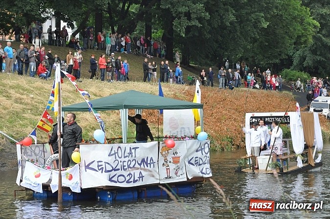 Zdjęcie w galerii na portalu naszraciborz.pl: Kanonada śląskich bractw, potem ulewa i wreszcie ruszyli  wiadomości z regionu