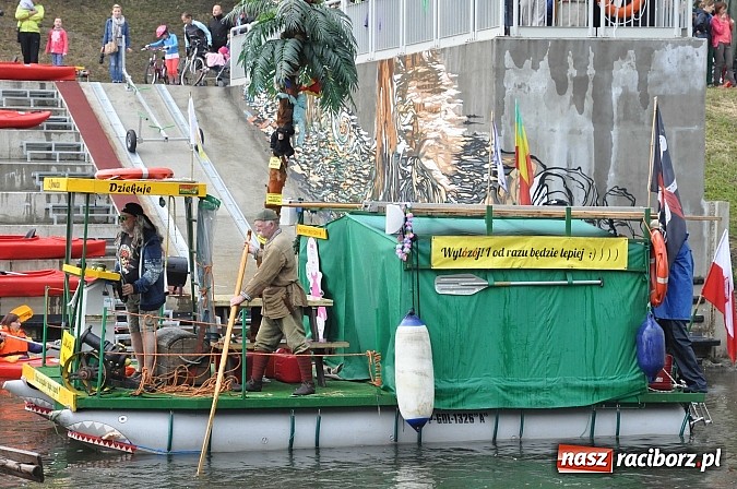 Zdjęcie w galerii na portalu naszraciborz.pl: Kanonada śląskich bractw, potem ulewa i wreszcie ruszyli  wiadomości z regionu